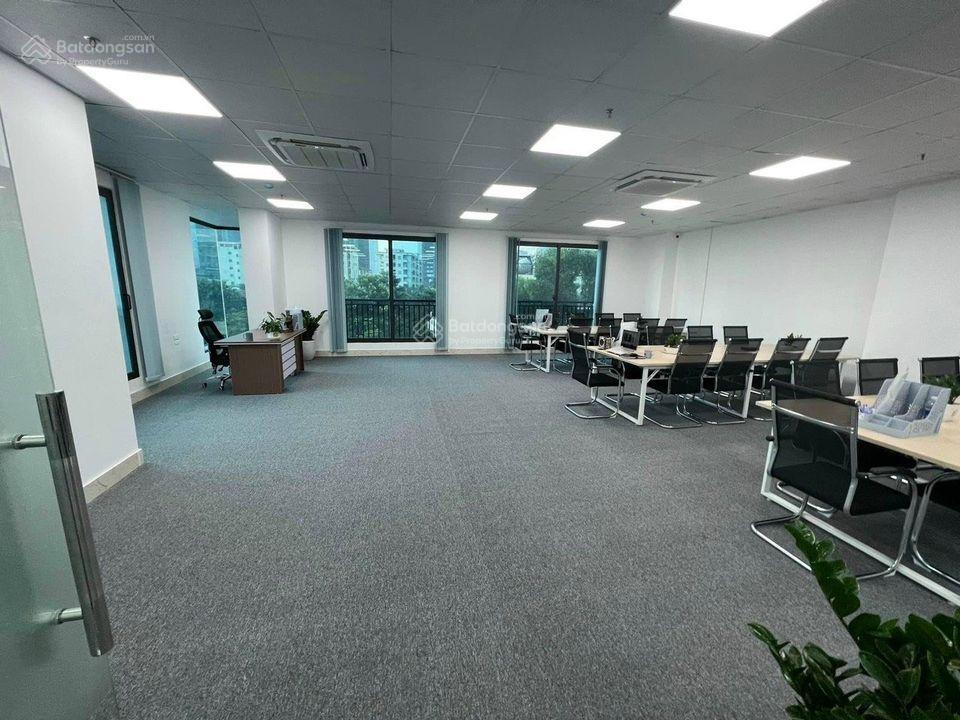Cho thuê văn phòng giải phóng  hoàng mai diện tích 120m² giá thuê 14,3tr