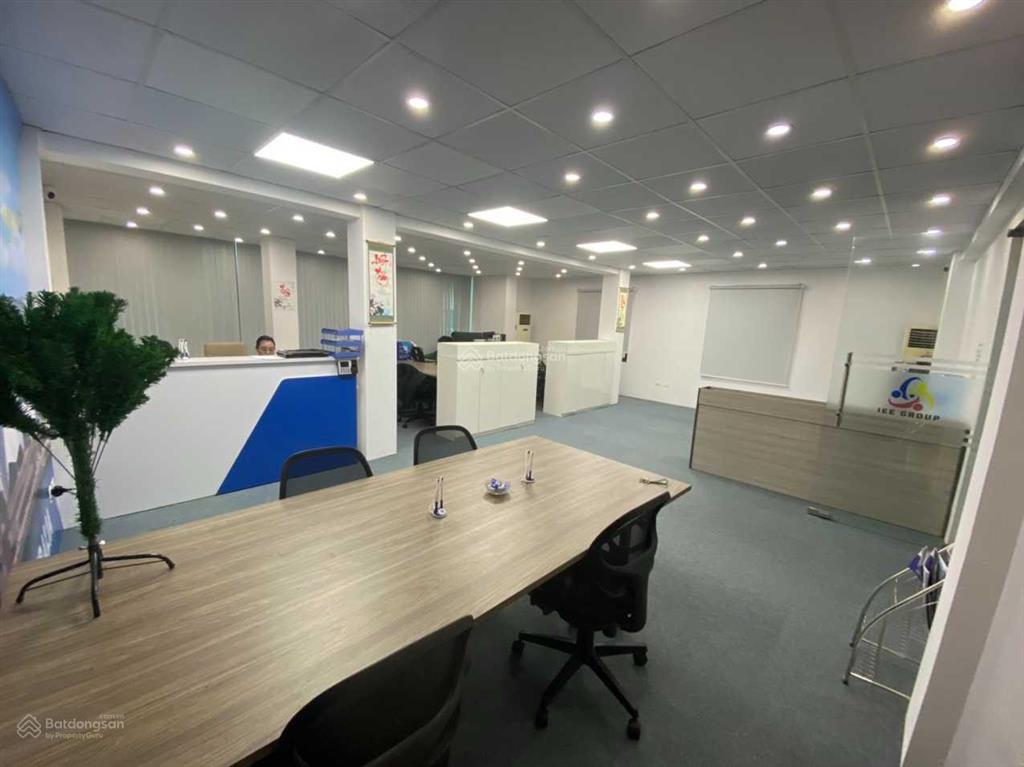 Cho thuê văn phòng giải phóng  hoàng mai diện tích 120m² giá thuê 14,3tr
