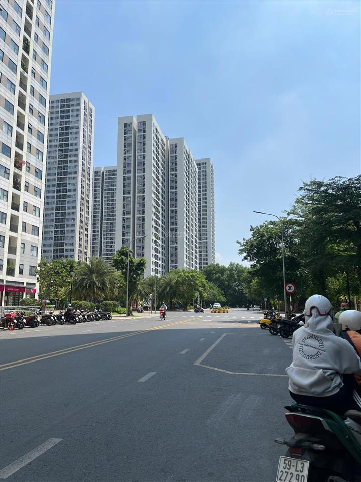 Bán shophouse mặt tiền đường 30 m2 27.3m2 giá 7.5 tỷ sẵn hợp đồng thuê 25tr/th tại the origami .