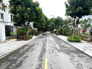 Đất phân lô, vỉa hè rộng, đi chung đường kđt lideco 67,3m2 mặt tiền 4,83m.  0975 102 ***