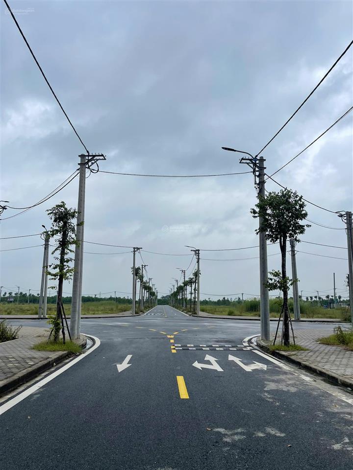 Cho thuê kho, nhà xưởng 4000m2 tại xã liên hà, 400 triệu vnd