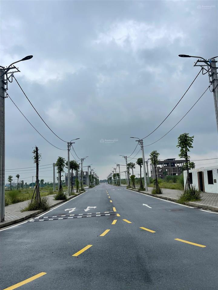 Cho thuê kho, nhà xưởng 4000m2 tại xã liên hà, 400 triệu vnd