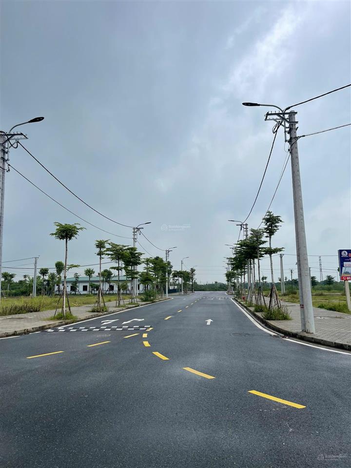 Cho thuê kho, nhà xưởng 4000m2 tại xã liên hà, 400 triệu vnd