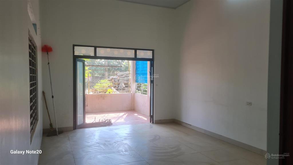 Bán 194m2 đất có sẵn nhà tại yên bình thạch thất. thổ cư 100%.  0967 691 ***