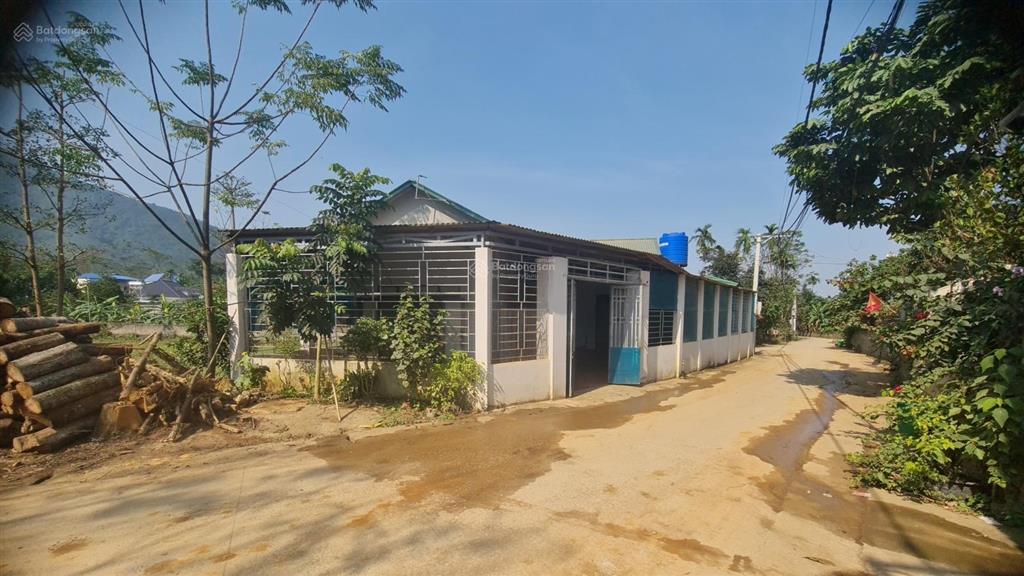 Bán 194m2 đất có sẵn nhà tại yên bình thạch thất. thổ cư 100%.  0967 691 ***