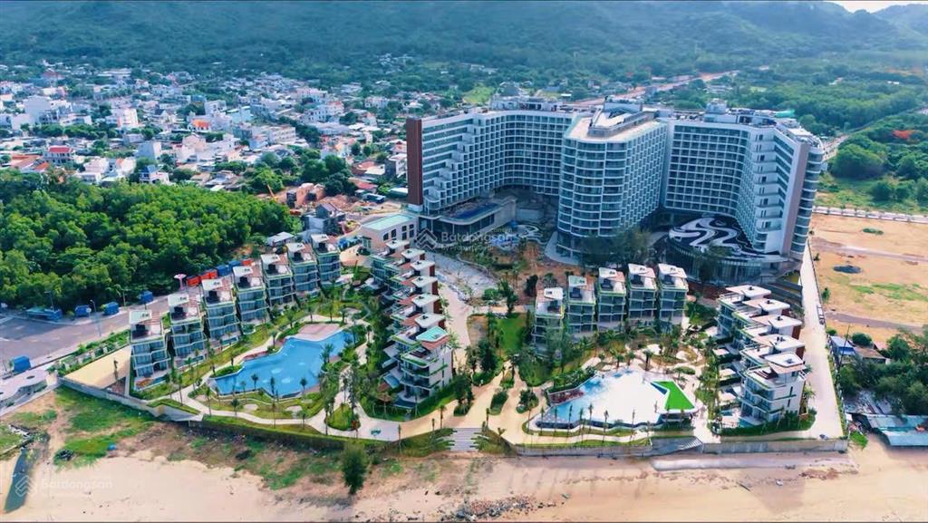 Bán căn penthous tổng thống tại charm resort long hải, 28 tỷ, 258.3m2, 2pn, 3wc view trực diện biển