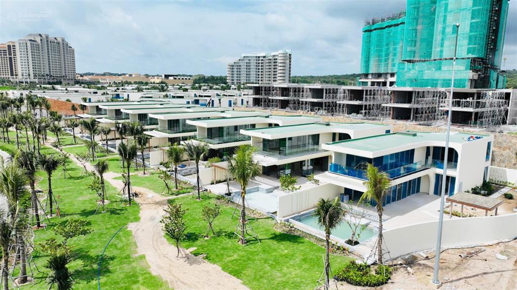 Bán biệt thự mặt biển ixora hồ tramf  giá 65,8 tỷ, 520m2, 4pn, 4wc, 2 tầng trực diện biển