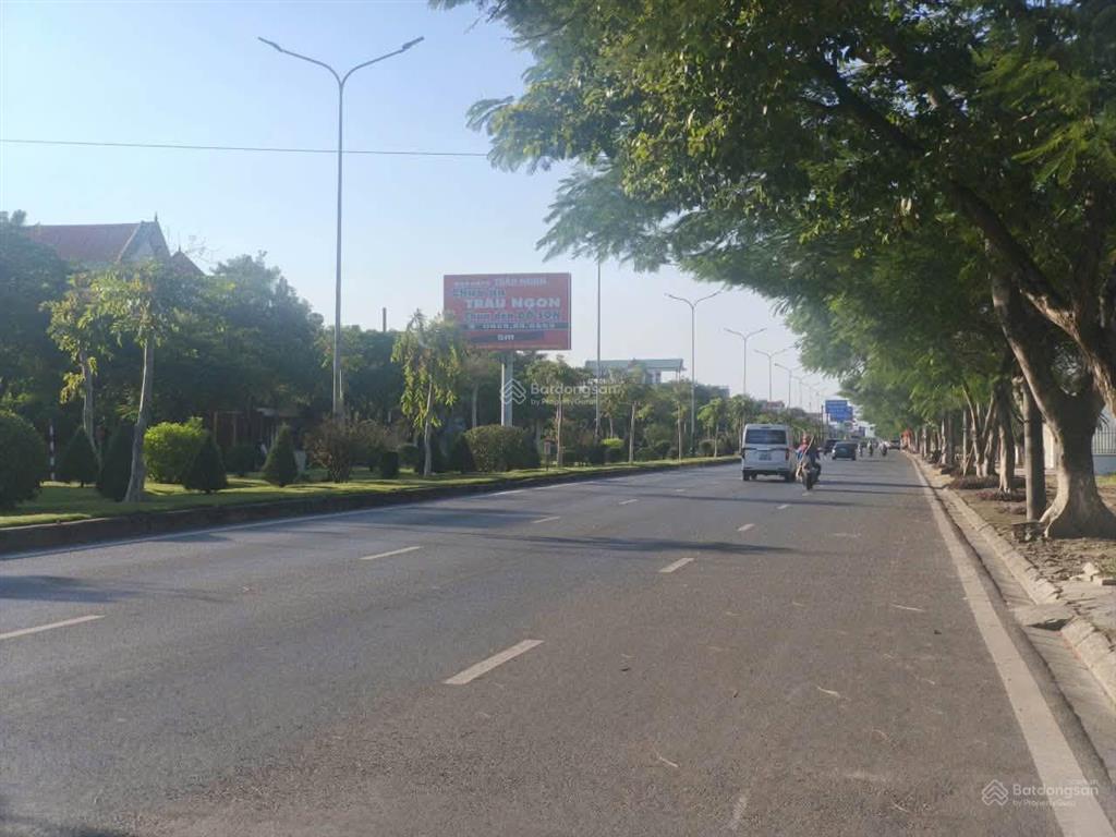 Bán đất mặt đường phạm văn đồng, dương kinh, hải phòng, giá chỉ 2 tỷ 7**