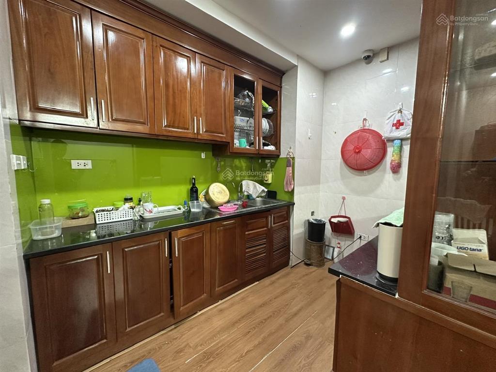 Tôi căn hộ n07b3 thành thái  cầu giấy  95m2 có 2 phòng ngủ 2 vệ sinh có thể sửa 03pn