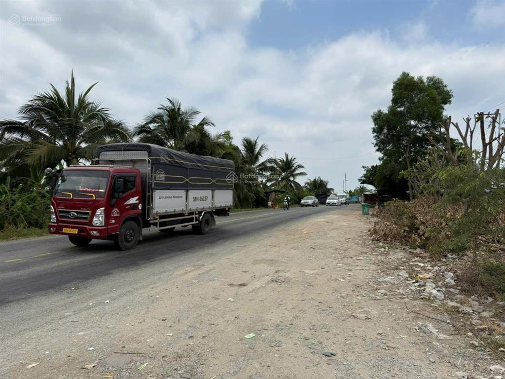 Chủ cần sang nhượng lại đất và nhà xưởng mt ql n2.
dt 24.215m2 đất skc.