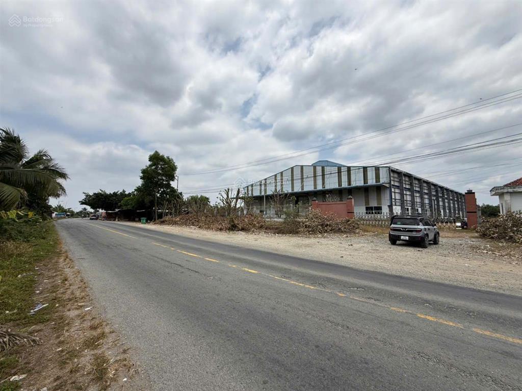 Chủ cần sang nhượng lại đất và nhà xưởng mt ql n2.
dt 24.215m2 đất skc.