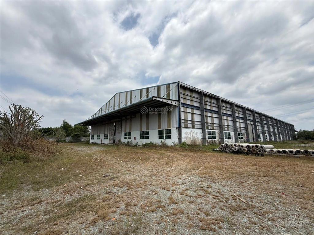 Chủ cần sang nhượng lại đất và nhà xưởng mt ql n2.
dt 24.215m2 đất skc.