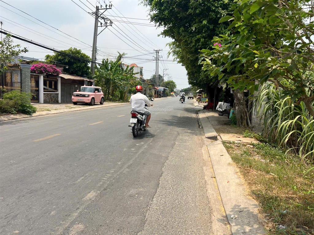 Chủ cần bán đất mt 834. bình cang 2  bình thạnh  thủ thừa, dt lớn gần trung tâm