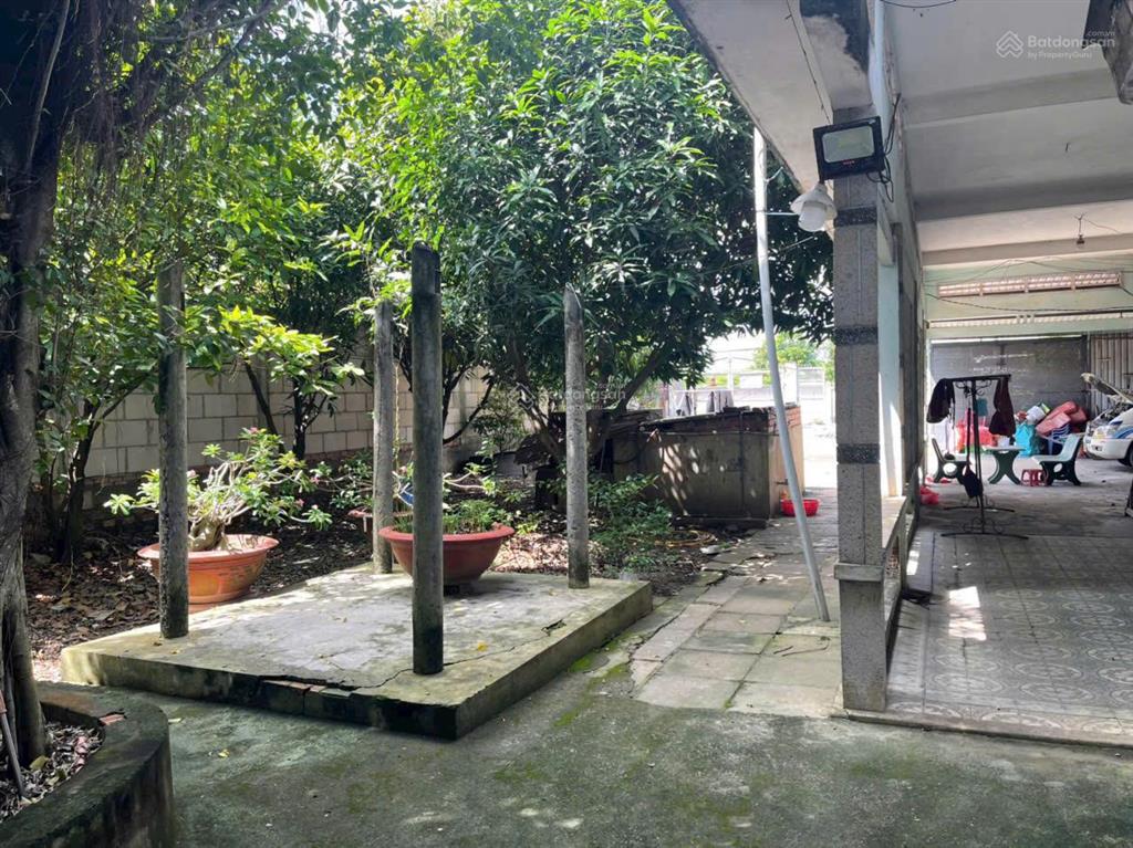 Bán đất làm kho bãi nhà xưởng cty cây xăng mt đt 824
