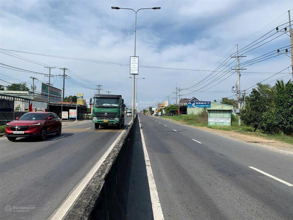 Bán đất làm kho bãi nhà xưởng cty cây xăng mt đt 824