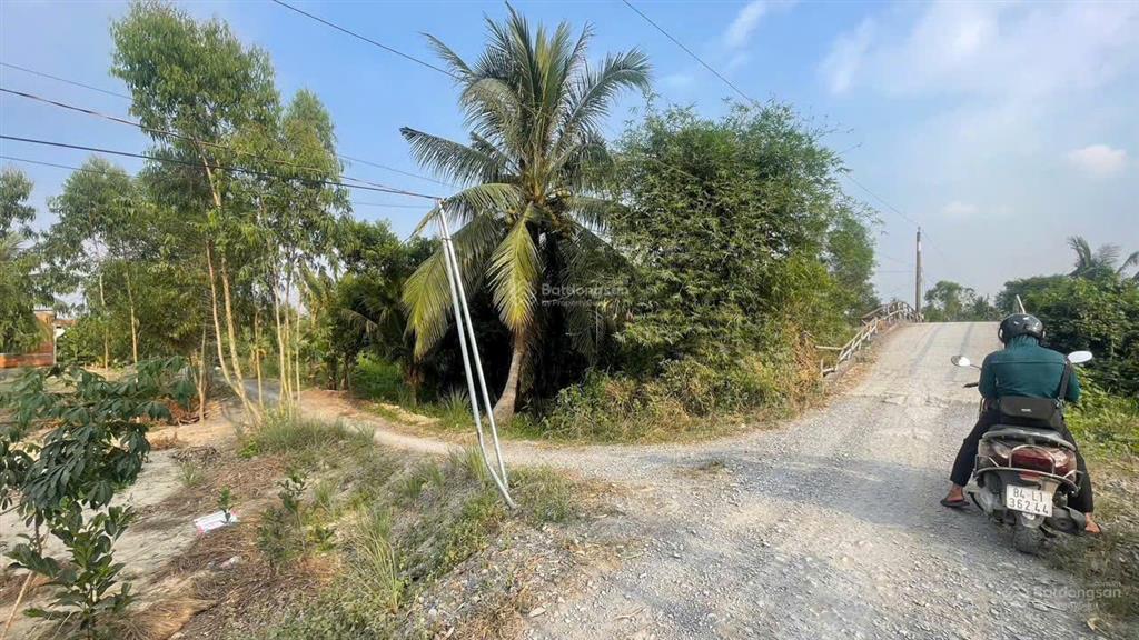 Bán 7.896m2 đất 2 mặt tiền kênh gần ranh tp.hcm giá 950 triệu/1.000m2
