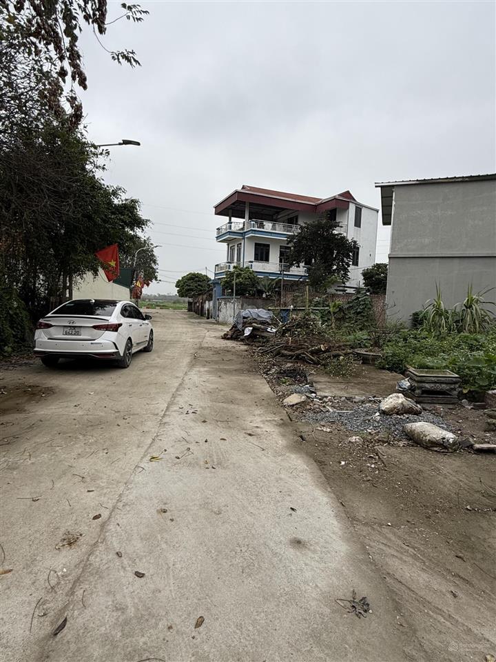 Tôi chính chủ bán 60,7m2 đại đồng thạch thất cách ql32 chỉ 200m giá 2ty250  chính chủ