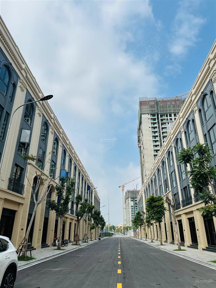 Chính chủ cần tiền bán cắt lỗ liền kề ngôi sao vinhomes cổ loa giá chỉ 18 tỷ rẻ nhất thị trường