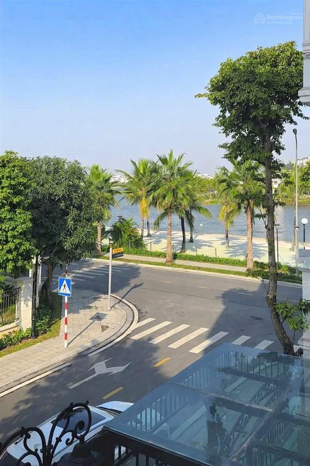 Chính chủ bán biệt thự song lập ngay hồ phân khu san hô giá tốt vinhomes ocean park 1 gia lâm