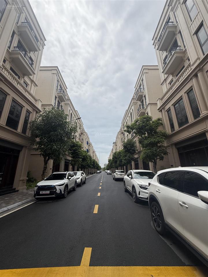 Giá hời tt vinhomes cổ loa liền kề thiên nga 80m ngay vườn hoa giá chỉ 22,3 tỷ bao phí 0948 692 ***