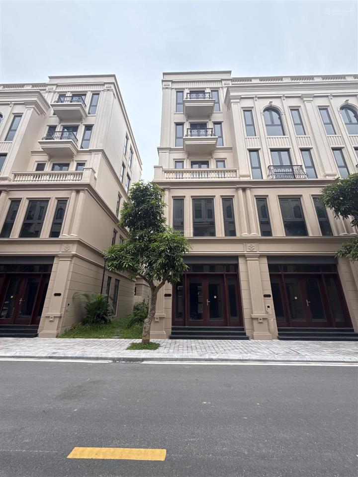 Cắt lỗ liền kề xẻ khe thiên nga 75m block gần hồ vinhomes cổ loa giá tốt tt chỉ 24,5 tỷ bao phí