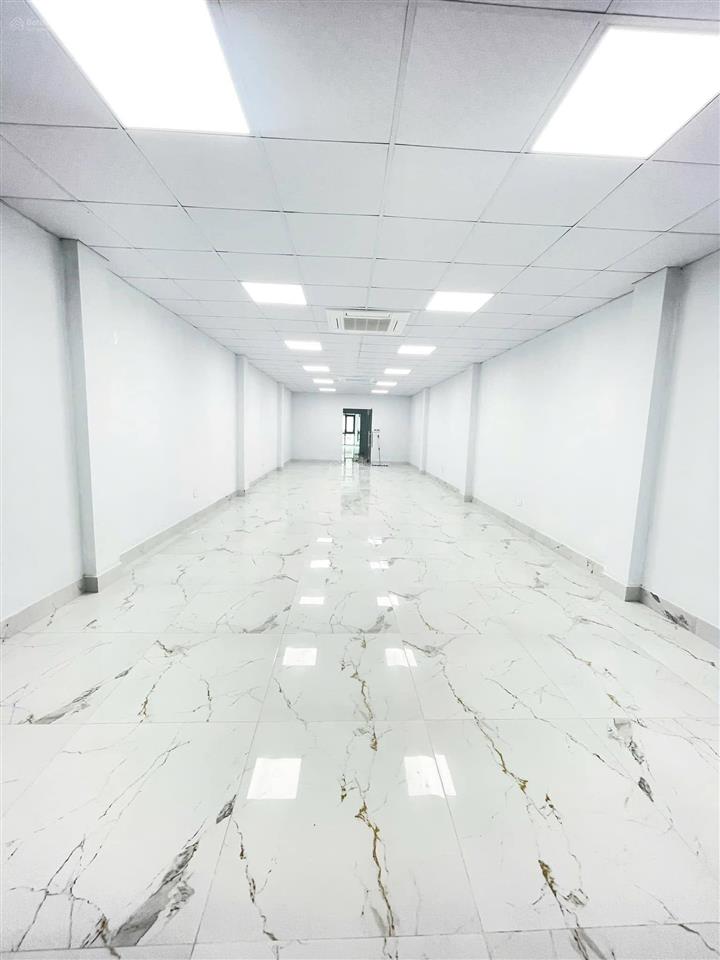 Hot! còn hiếm có 1 sàn văn phòng cho thuê tại xã đàn 70m2 chỉ 11 triệu, thang máy, hầm để xe