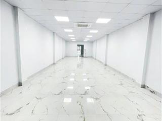 Văn phòng 80m2 đẹp keng hoàng cầu, thoáng sáng vào ngay