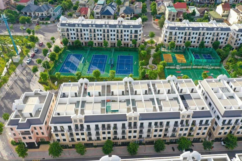 1 căn rẻ có sổ  shophouse vincom nam đông hà đối lưng công viên thể thao