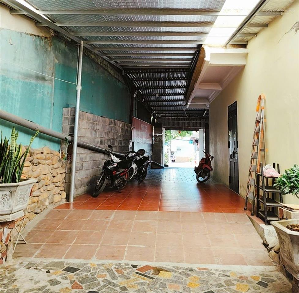 Bán nhà 2 tầng nở hậu cực đẹp đường trần hưng đạo