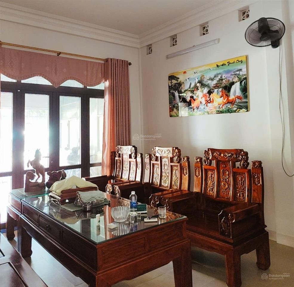 Bán nhà 2 tầng nở hậu cực đẹp đường trần hưng đạo
