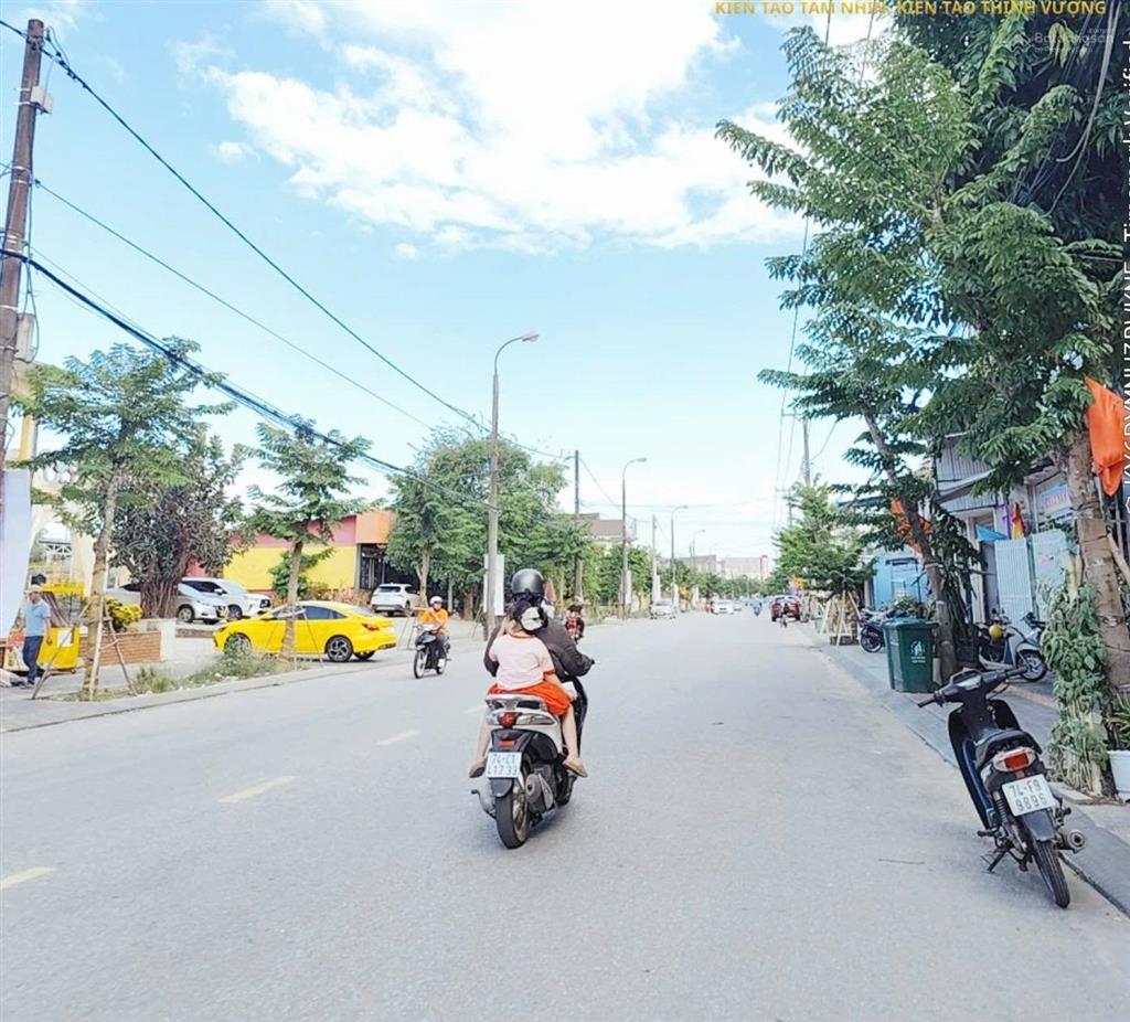 Mặt tiền lê lợi gần ngã tư giao lê thánh tông  nam đông hà
