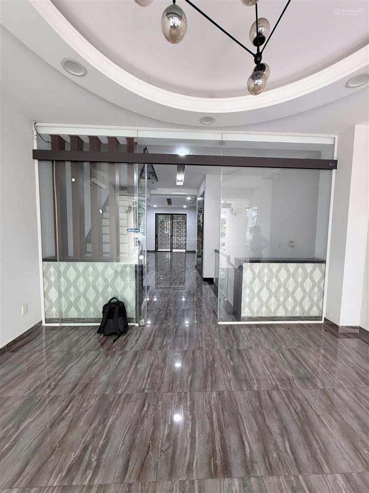 Cần cho thuê nhanh nhà phố him lam ở và văn phòng, có tháng máy chỉ 45 triệu/tháng
