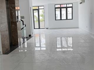 Cần cho thuê biệt thự him lam kênh tẻ, có thang máy, làm văn phòng. giá 90 triệu