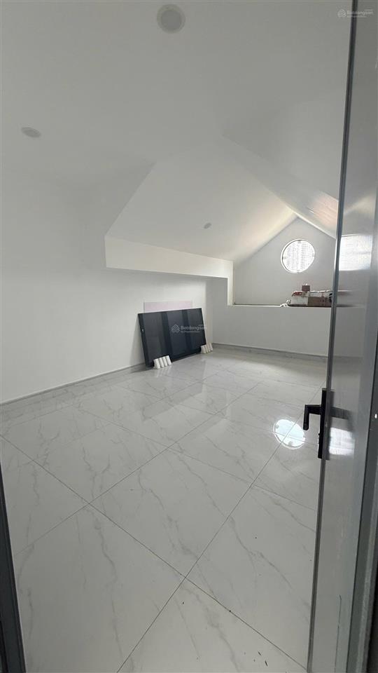 Cần cho thuê biệt thự him lam kênh tẻ, có thang máy, làm văn phòng. giá 90 triệu