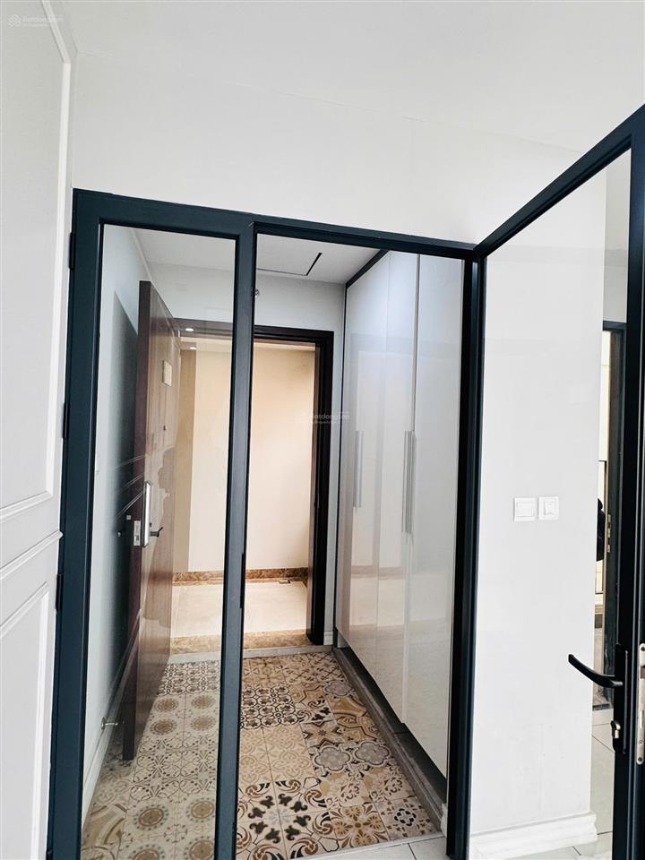 Bán căn hộ chung cư vinhomes d'capitale, 14 tỷ, 101 m2, 3pn, 2wc, đầy đủ nội thất tại hà nội