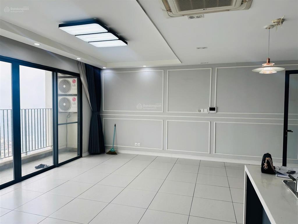 Bán căn hộ chung cư vinhomes d'capitale, 14 tỷ, 101 m2, 3pn, 2wc, đầy đủ nội thất tại hà nội