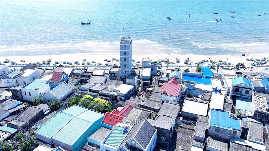 Vị trí siêu vip 54m2, ngang 5m, view trực diện biển, mặt tiền bờ kè, kinh doanh, khách sạn