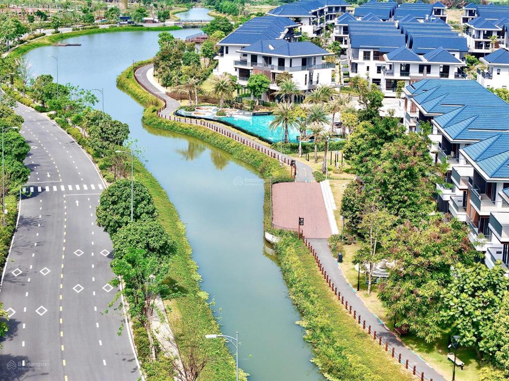 Bán bt 8x20 sở hữu 2 mặt tiền đường lớn khu đô thị id junction, thị trấn long thành, 12 tỷ, 160m2