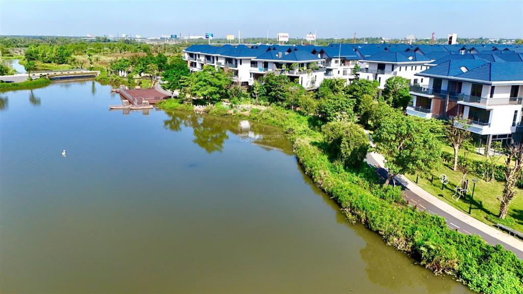 Bán gấp biệt thự view hồ 200m2 tại khu đô thị id junction, 15,6tỷ vnd