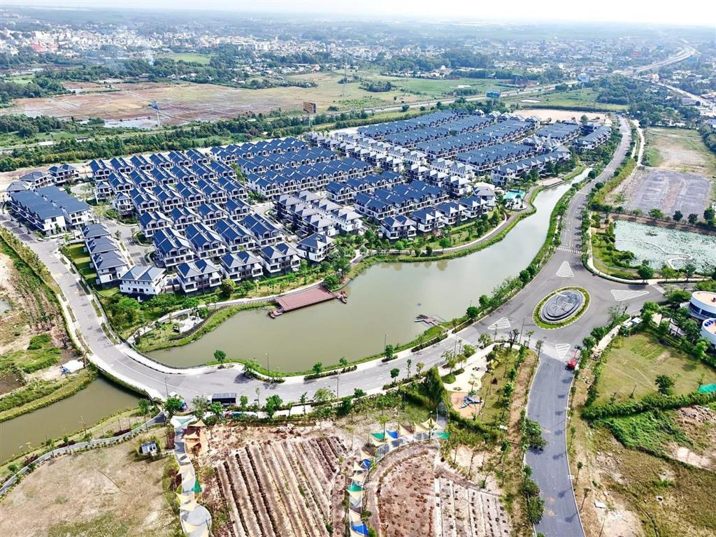 Bán nhanh bt id junction, gần công viên hồ, gần hồ bơi 8x15 , 9tỷ .