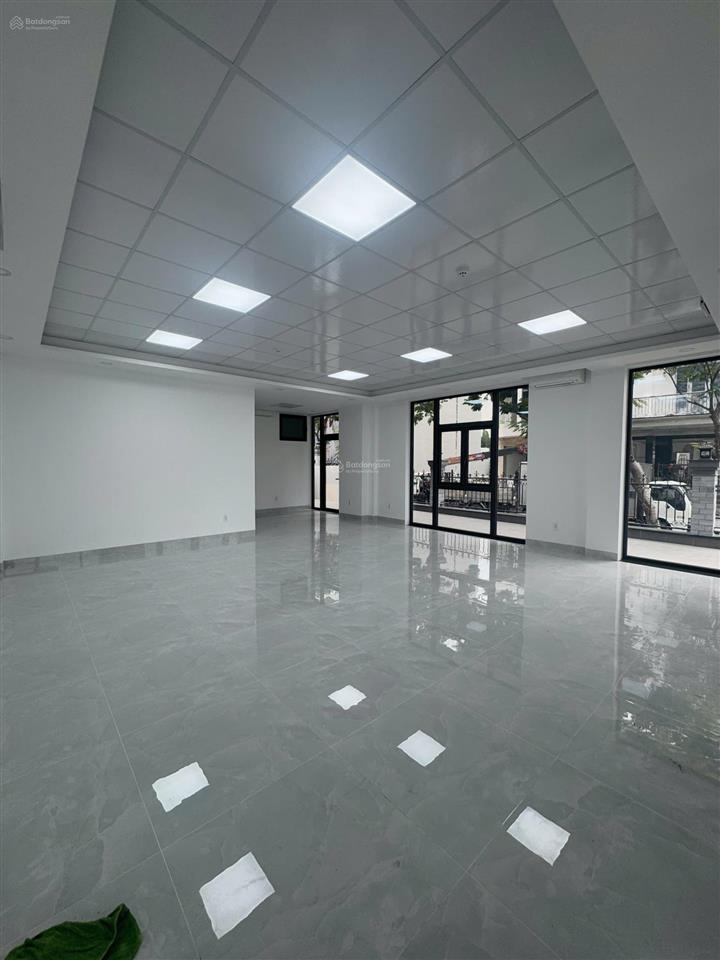Cho thuê văn phòng dt 5x20m, hầm trệt 3 lầu dtsd 343m² mt đường lê hữu kiều  0948 888 ***