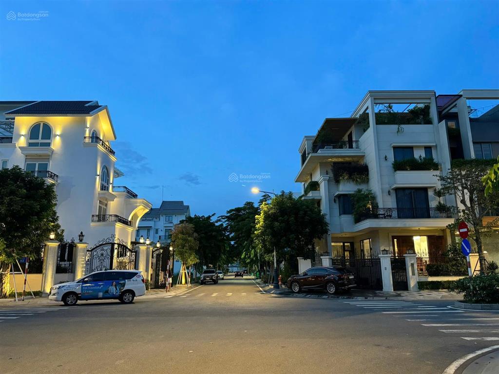 Bán nhà phố (9x18m) hướng đông nam, 39 tỷ tl, quận 2  saigon mystery villas  0948 888 ***