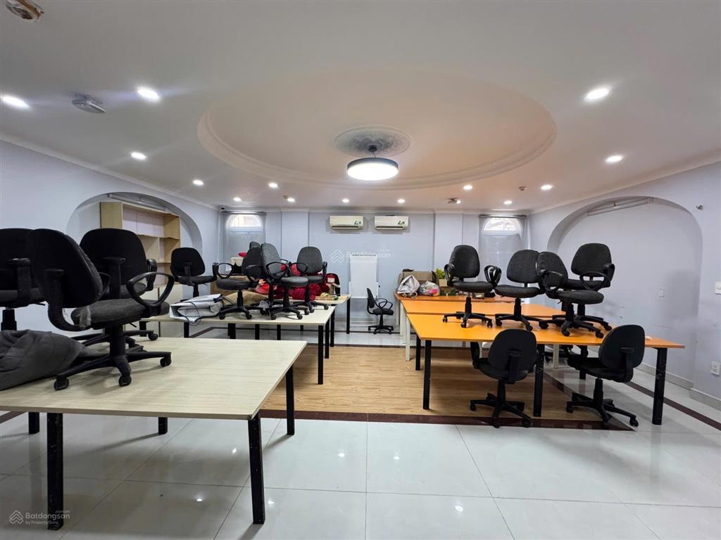 Cho thuê sàn văn phòng 160m2 sử dụng, sẵn nội thất, máy lạnh, giá 25tr/tháng  0948 888 ***