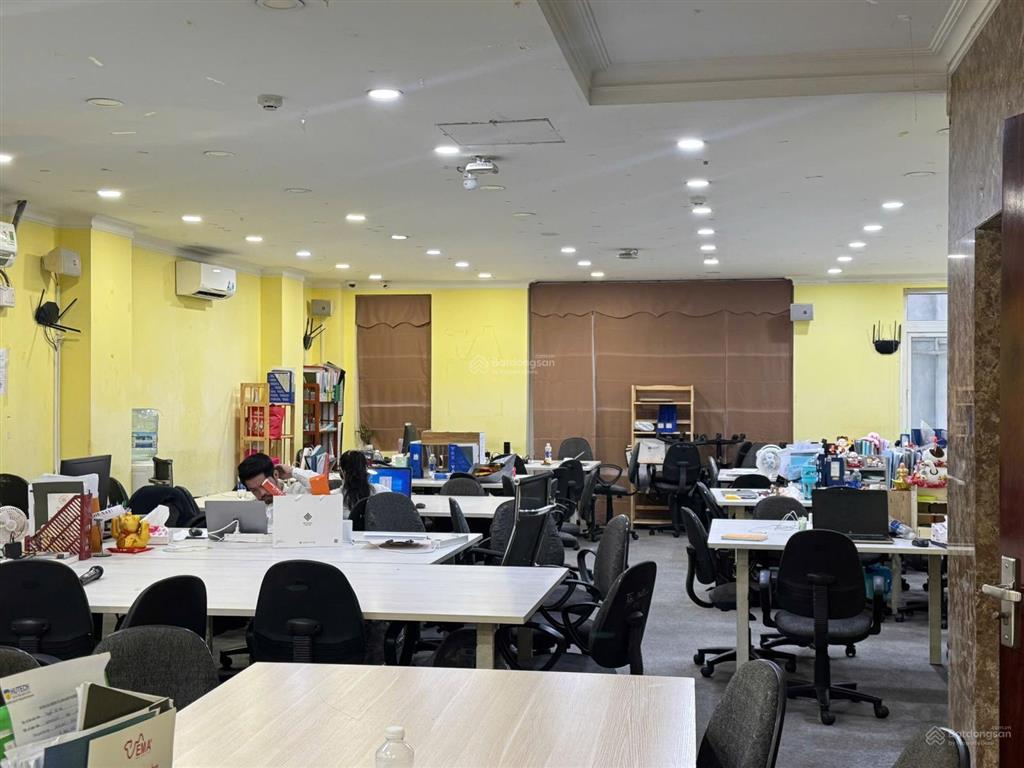 Cho thuê sàn văn phòng 160m2 sử dụng, sẵn nội thất, máy lạnh, giá 25tr/tháng  0948 888 ***