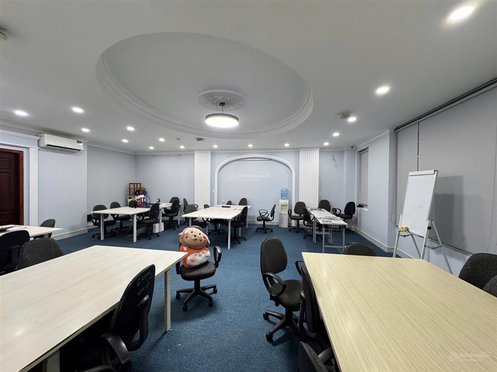 Cho thuê sàn văn phòng 160m2 sử dụng, sẵn nội thất, máy lạnh, giá 25tr/tháng  0948 888 ***