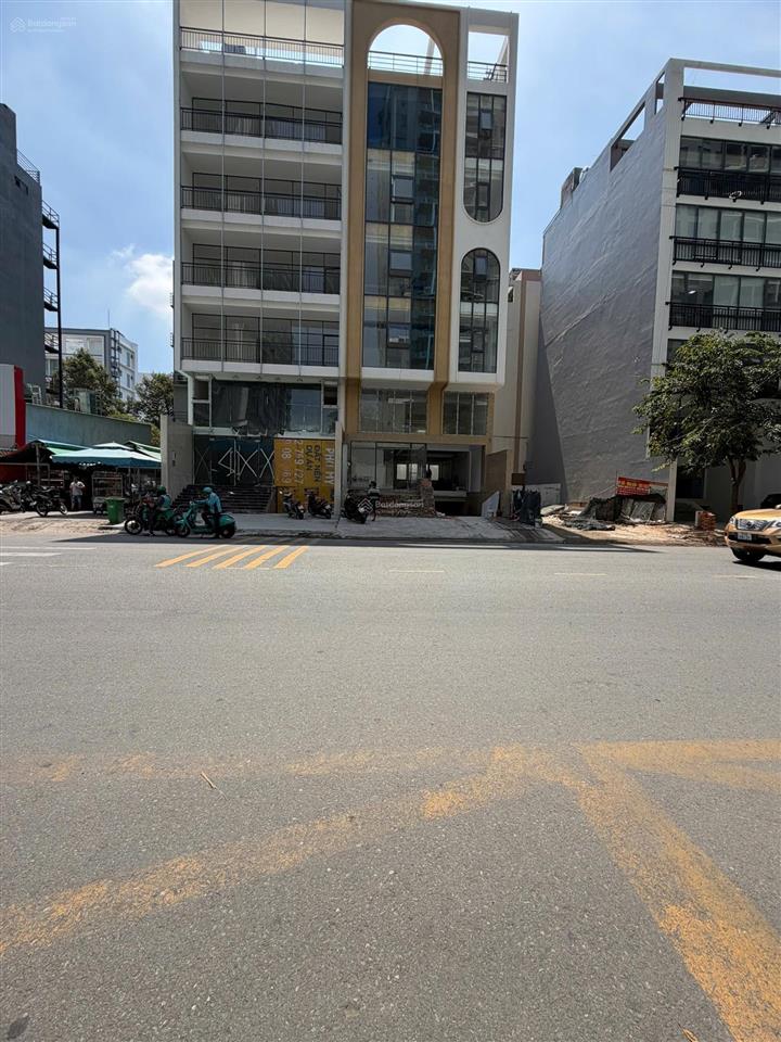 Cho thuê văn phòng trương văn bang 8x20m  7 tầng  pccc giá 230 triệu/tháng  0948 888 ***
