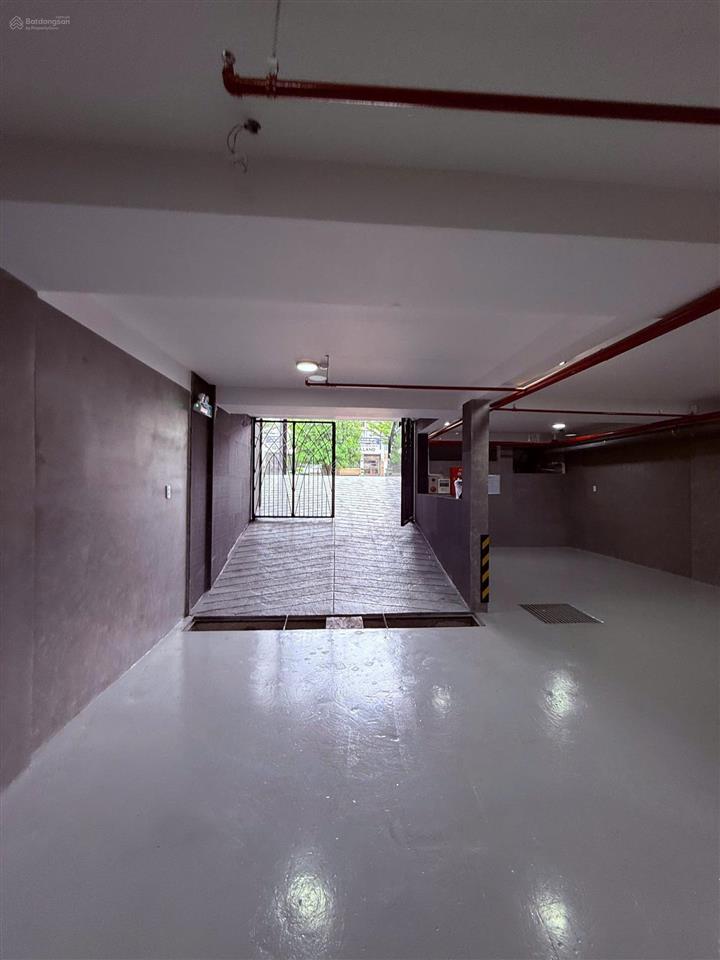 Cho thuê văn phòng trương văn bang 8x20m  7 tầng  pccc giá 230 triệu/tháng  0948 888 ***
