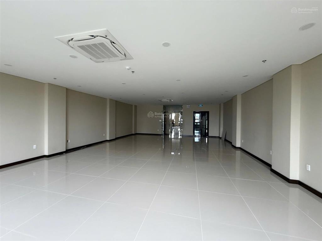 Cho thuê văn phòng trương văn bang 8x20m  7 tầng  pccc giá 230 triệu/tháng  0948 888 ***