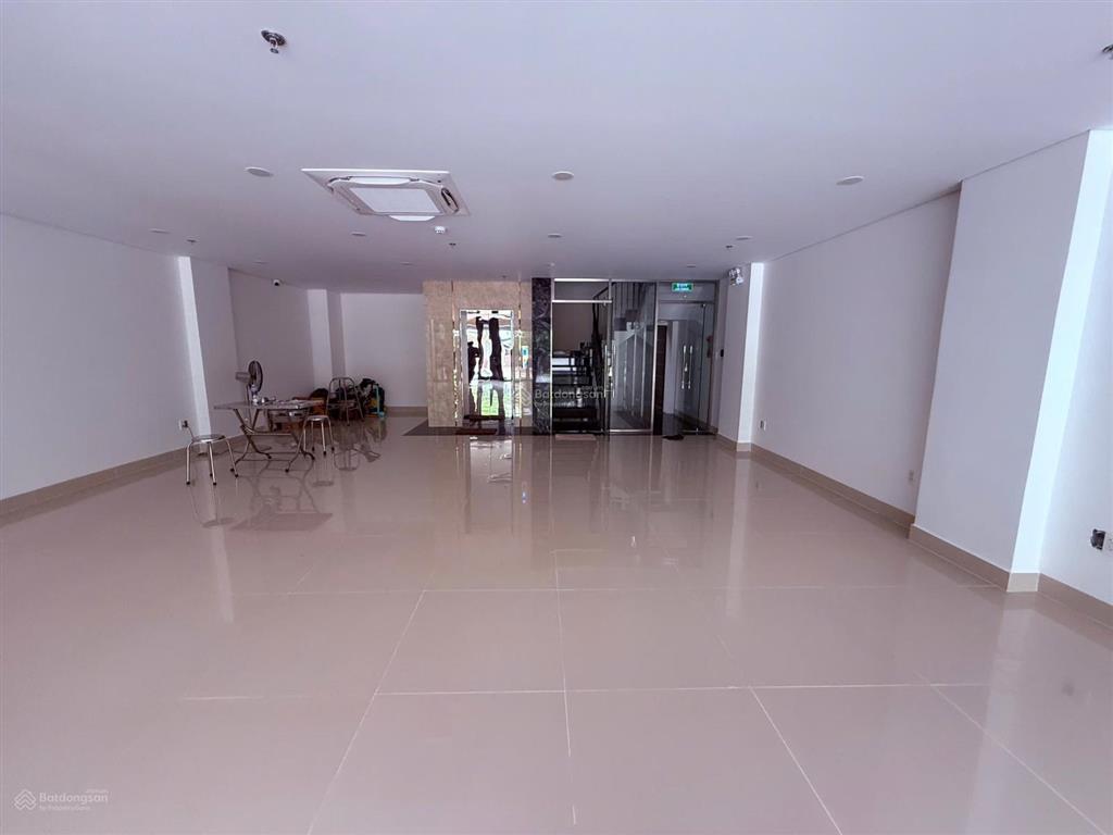 Cho thuê văn phòng trương văn bang 8x20m  7 tầng  pccc giá 230 triệu/tháng  0948 888 ***