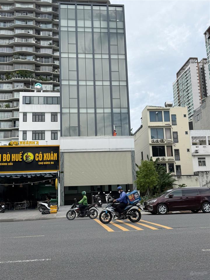 Cho thuê văn phòng trương văn bang 8x20m  7 tầng  pccc giá 230 triệu/tháng  0948 888 ***